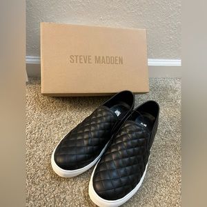NEW Womens Steve Madden Quilted Slip On Shoes